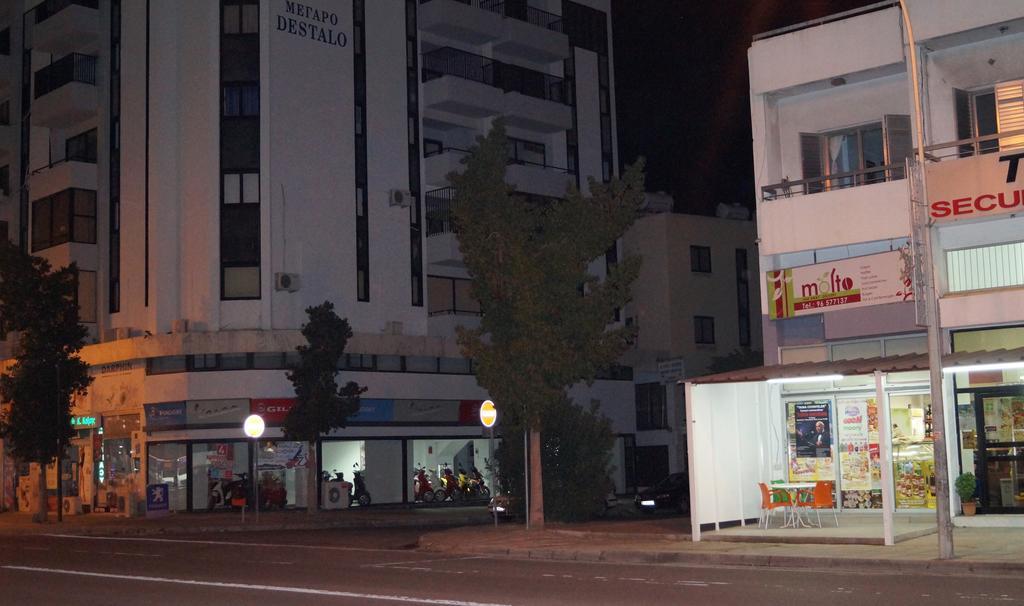 Destalo Court Larnaca Apartment Lárnaca Exterior foto